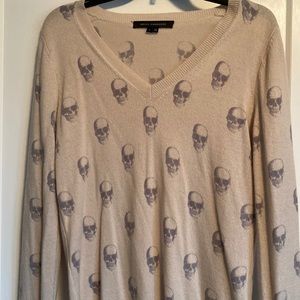 Skull Cashmere size small, cashmere sweater, excellent condition